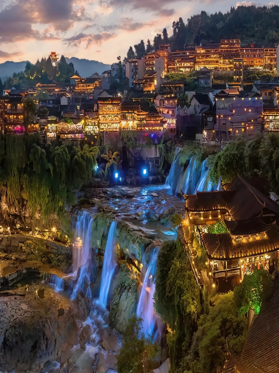 第一次带爸妈去湖南，去看凤凰古城_1_带着爸妈去旅行_来自小红书网页版