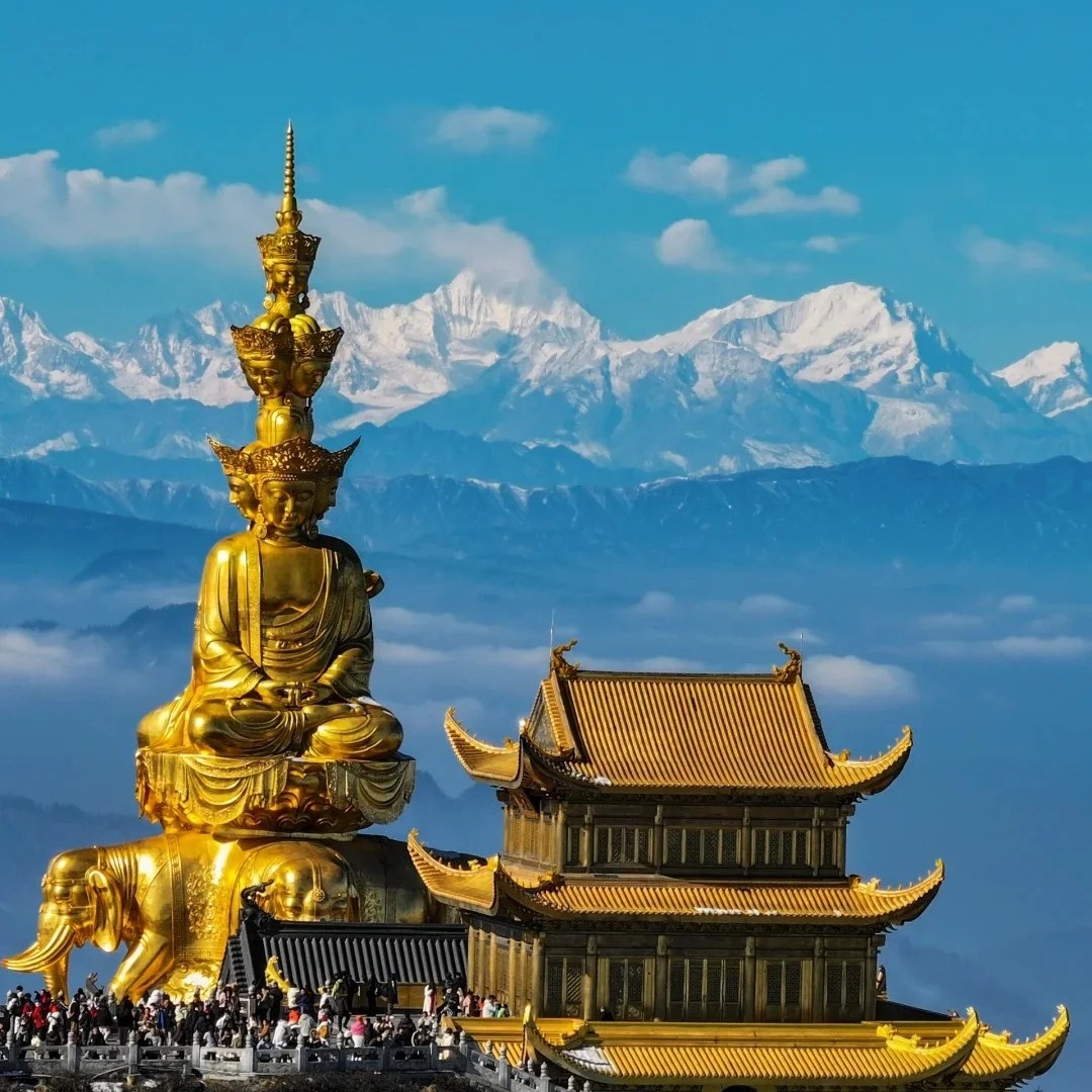 人生建议：一定要去一次峨眉山，看云上金顶‼️_1_小言的旅行笔记_来自小红书网页版